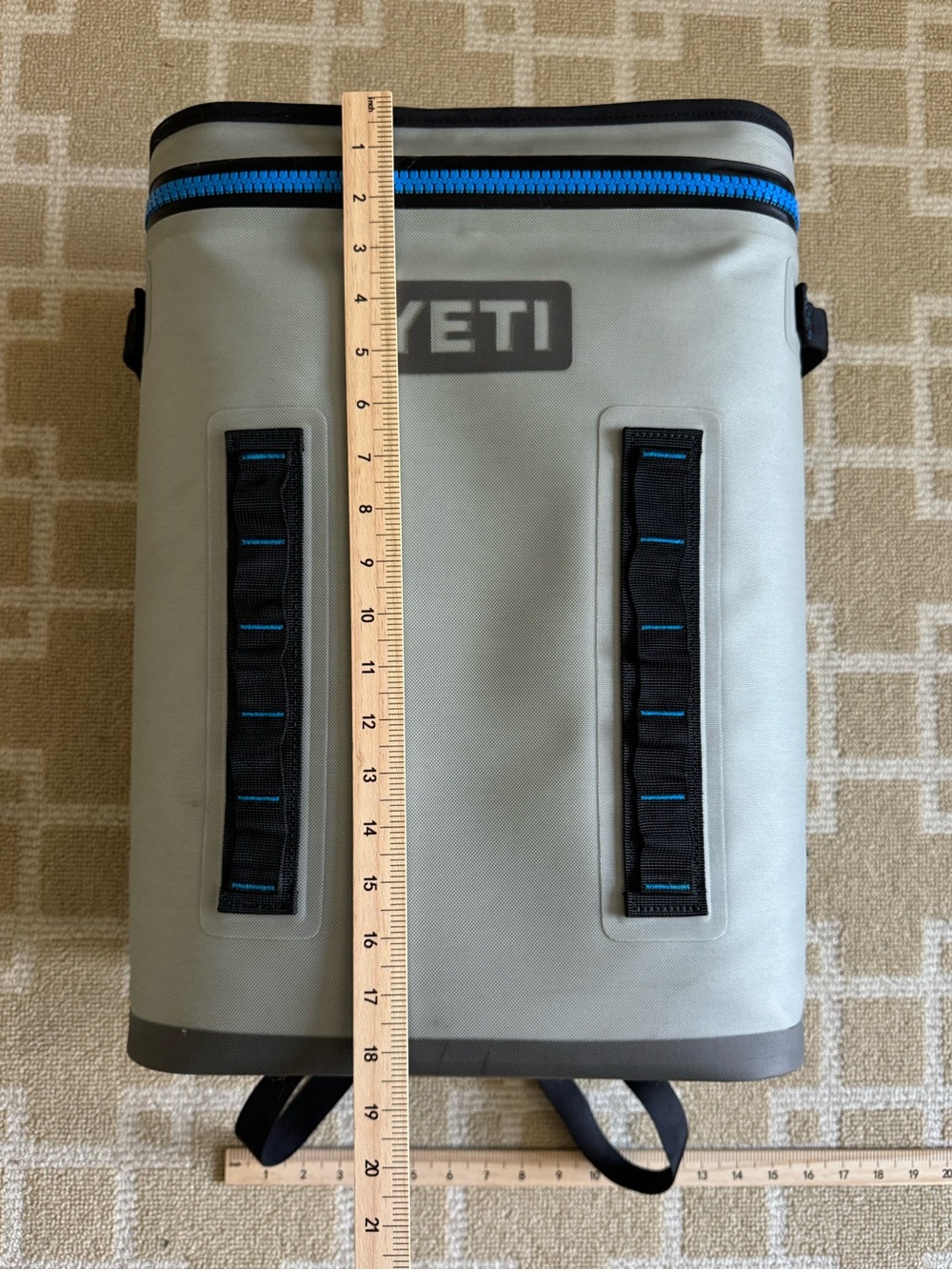 YETI Hopper BackFlip 24 Soft Backpack Cooler Gray Blue Waterproof Insulated - Picture 12 of 15